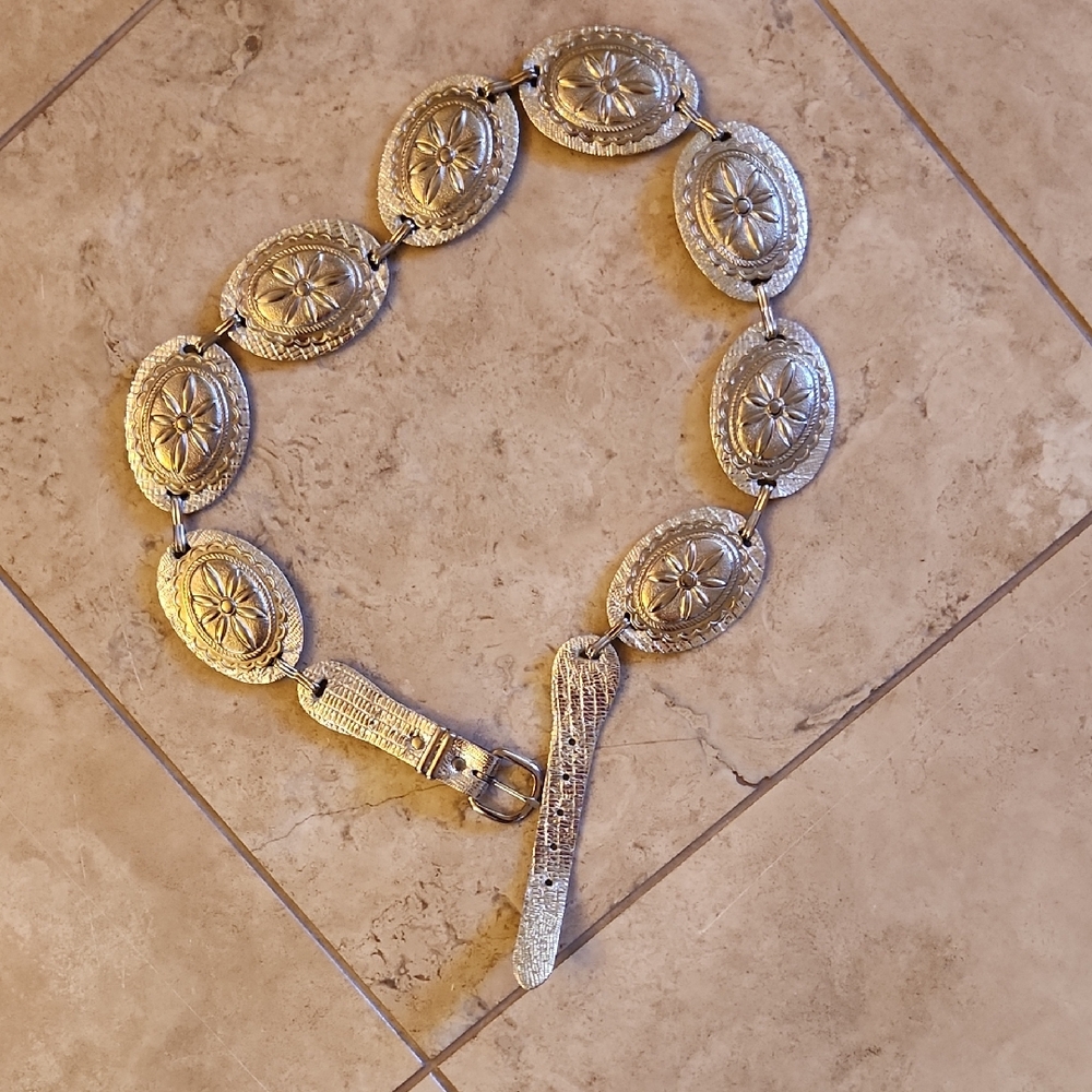 Silver Oval Concho Western Belt